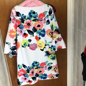 Shift dress w/ 3/4 bell sleeve w back gold zipper